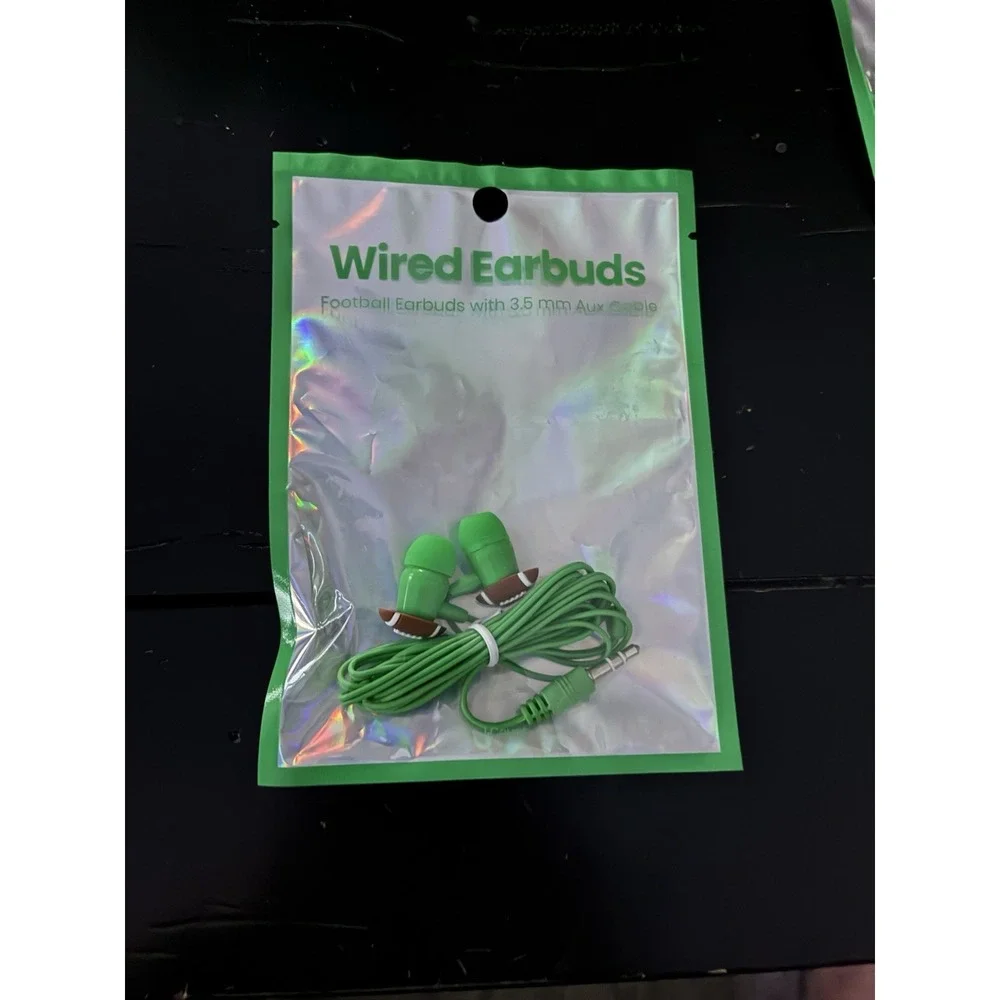 Football Charm 3ft USB-C Charging Cable &‎ Wired Earbuds Green Sports